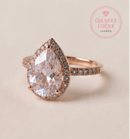 Aurora Teardrop Ring - Close up rose gold